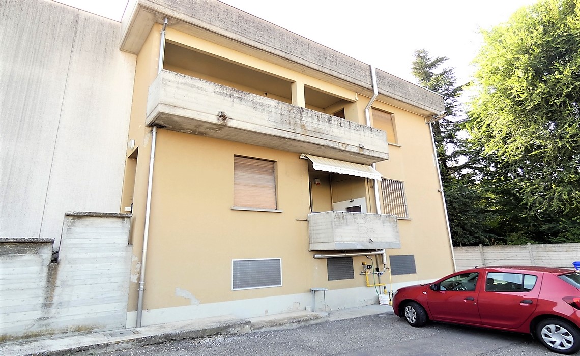 MOLETOLO in bifamiliare