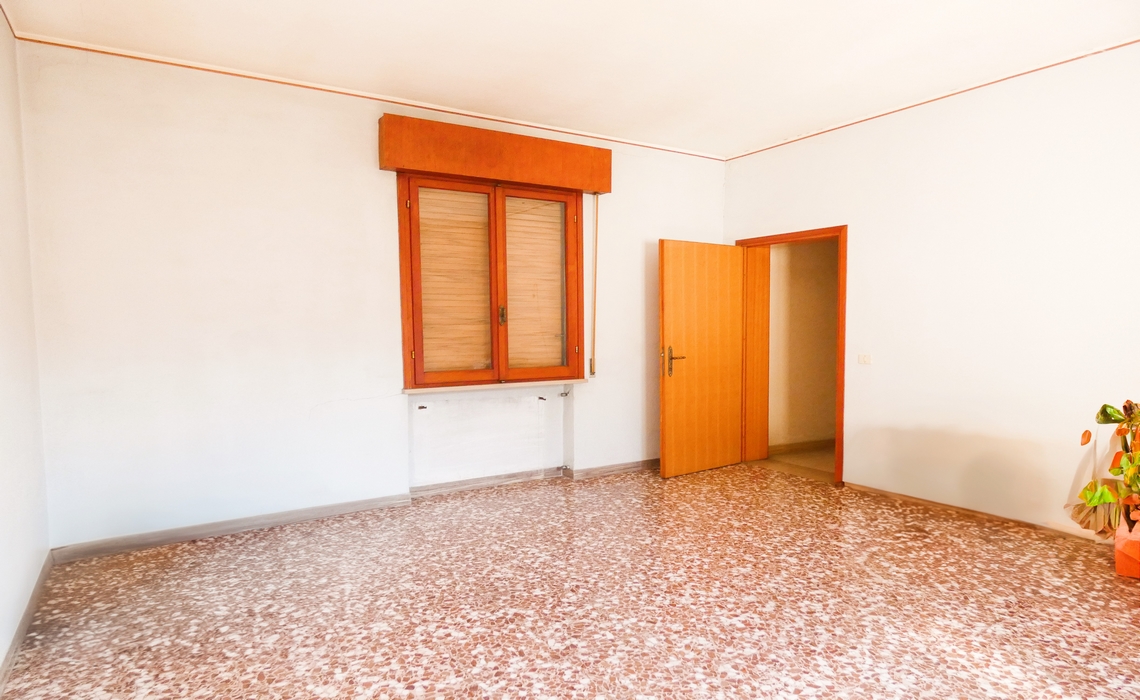 MONTECCHIO vicinissima al centro