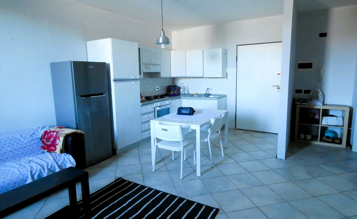 CALERNO bilocale arredato con posto auto