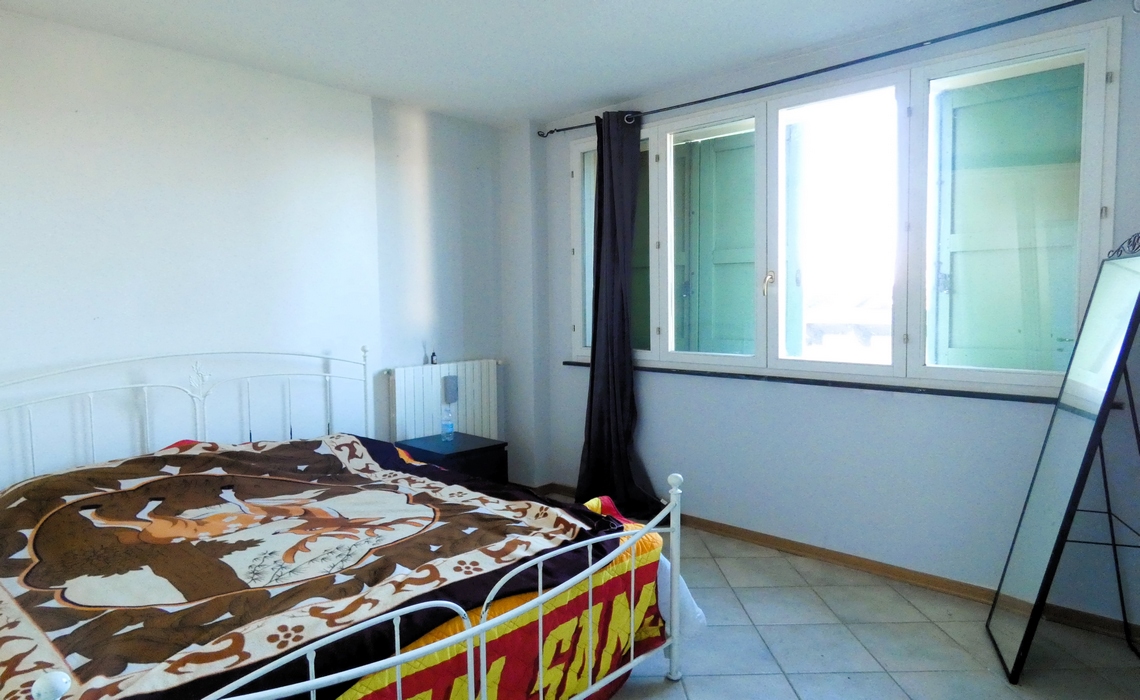 CALERNO bilocale arredato con posto auto