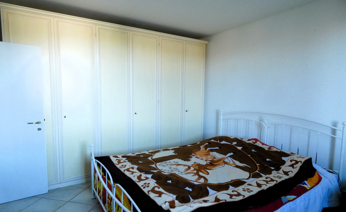 CALERNO bilocale arredato con posto auto