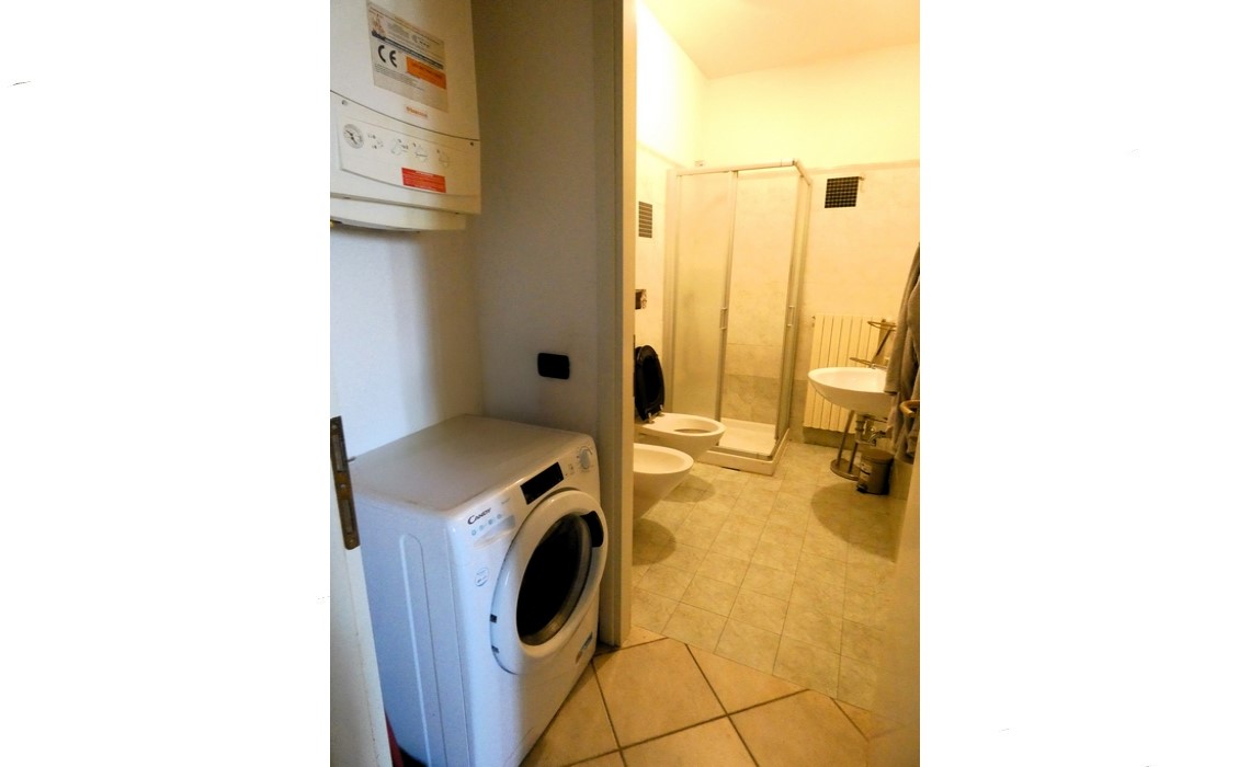 CALERNO bilocale arredato con posto auto