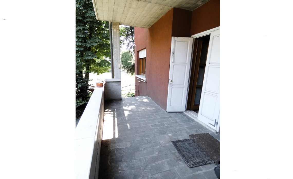 Via Sidoli interno contesto signorile