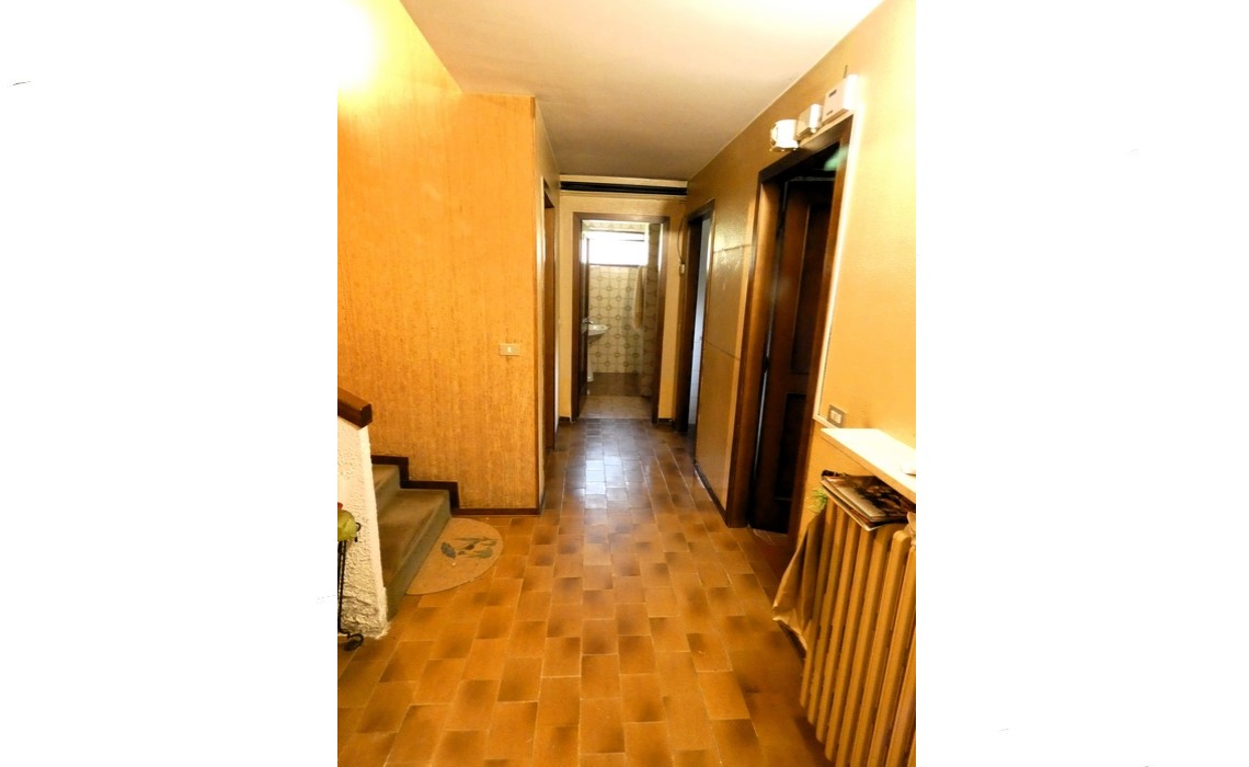 Via Sidoli interno contesto signorile