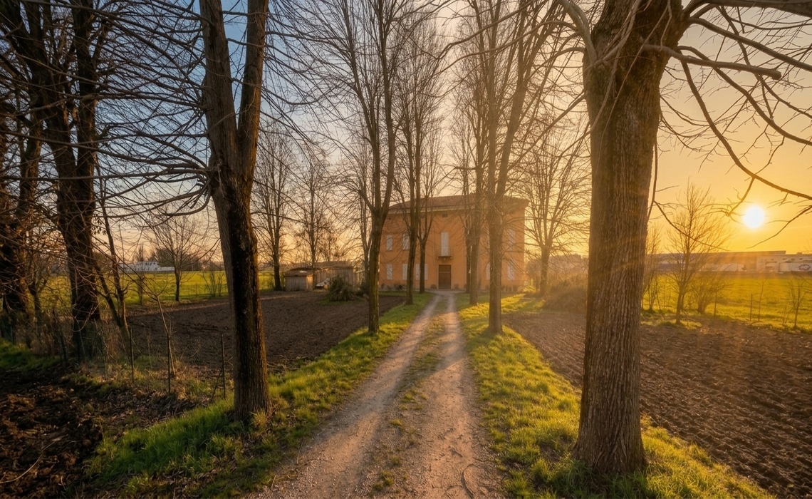 PARMA EST – Affascinante Villa d’Epoca del 1800 con Parco